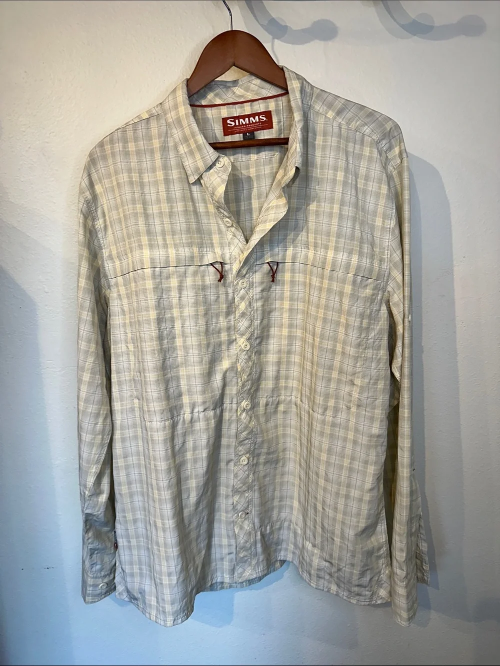 Simms Men's Light Plaid Button-Down Shirt in Cream and Light Gray